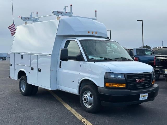 2024 GMC Savana Cutaway 3500 1WT