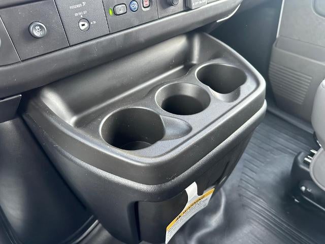 2024 GMC Savana Cutaway 3500 1WT