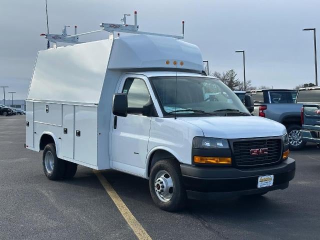 2024 GMC Savana Cutaway 3500 1WT