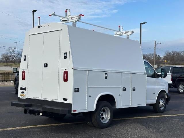 2024 GMC Savana Cutaway 3500 1WT