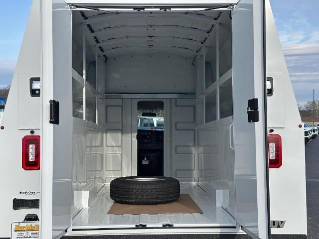 2024 GMC Savana Cutaway 3500 1WT