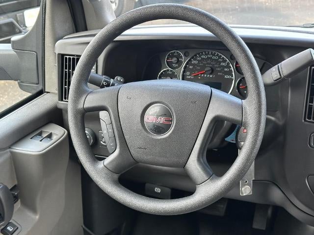 2024 GMC Savana Cutaway 3500 1WT