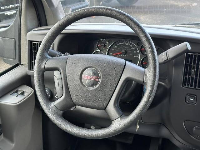 2024 GMC Savana Cutaway 3500 1WT