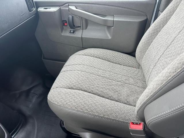 2024 GMC Savana Cutaway 3500 1WT