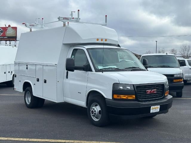 2024 GMC Savana Cutaway 3500 1WT