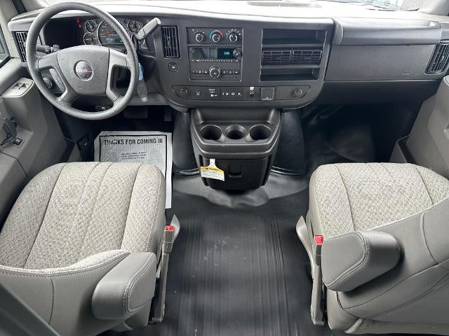 2024 GMC Savana Cutaway 3500 1WT
