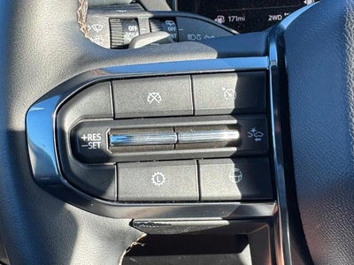 2024 GMC Acadia AT4