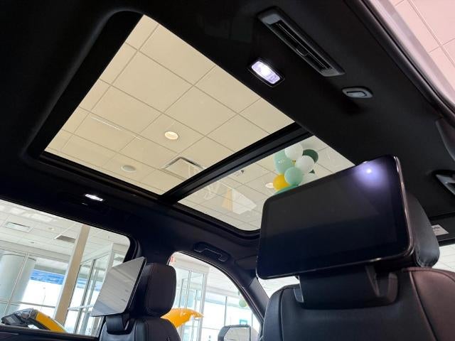 2023 Chevrolet Suburban High Country