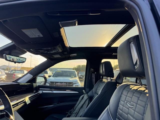 2025 Cadillac Escalade Premium Luxury Platinum
