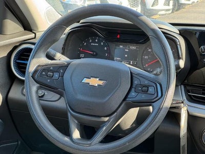 2025 Chevrolet Trax LS