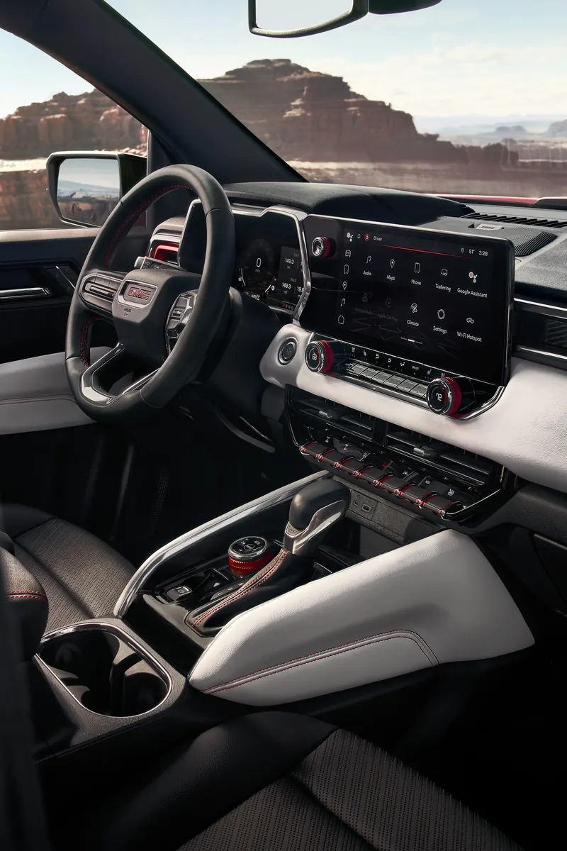 2026 GMC Canyon infotainment system at Bob McCosh Buick GMC in COLUMBIA MO